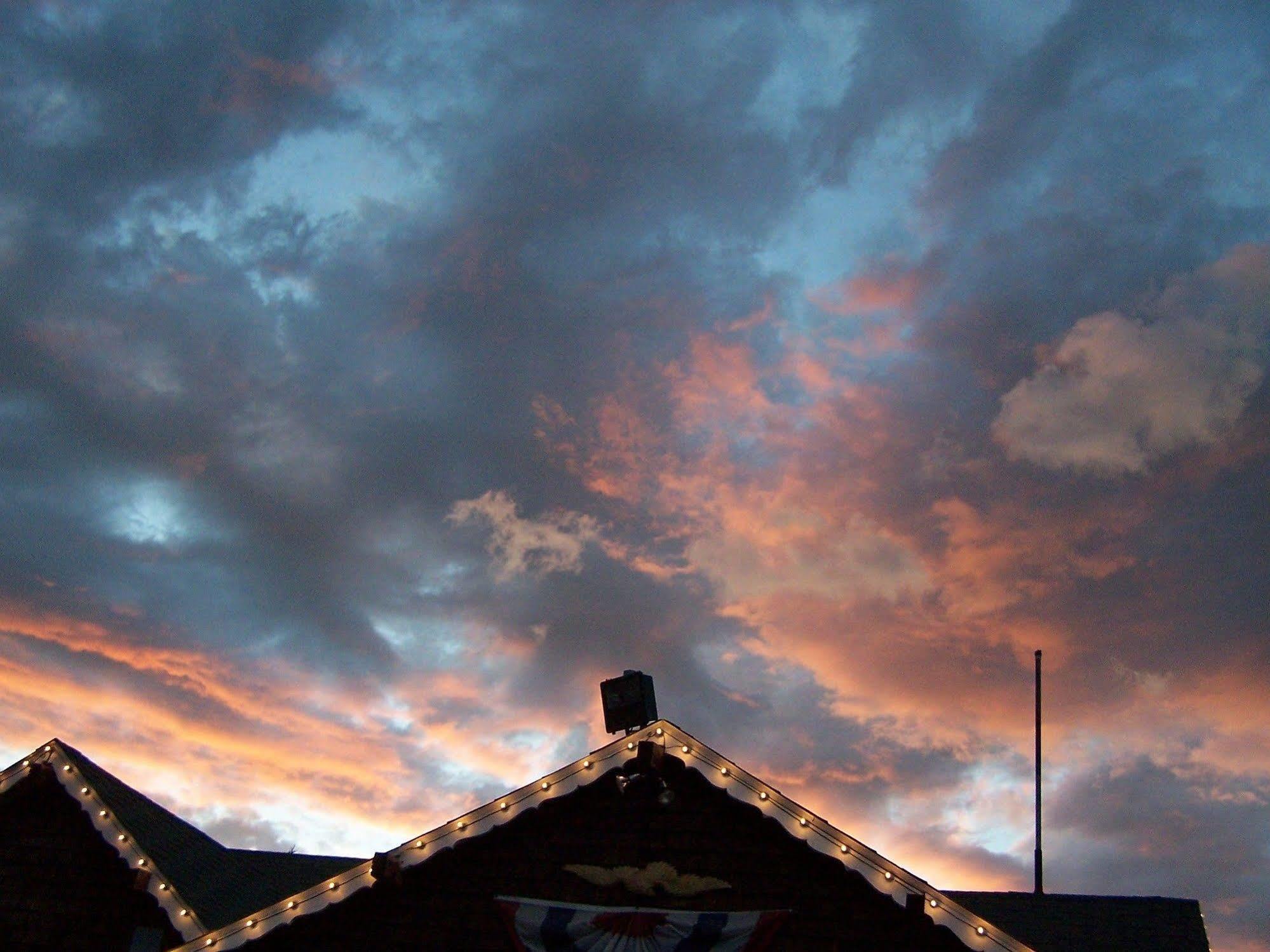 Black Bear Inn Dubois Exterior photo