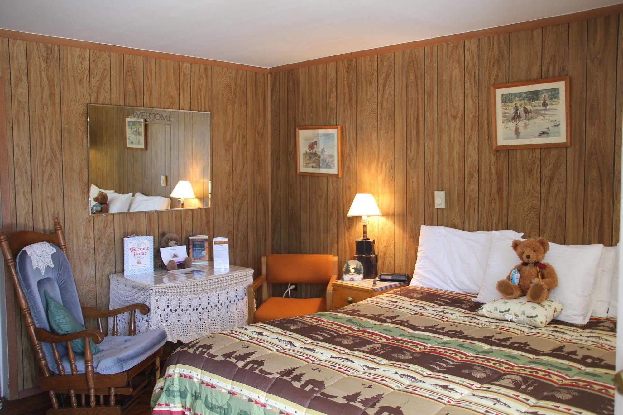 Black Bear Inn Dubois Exterior photo